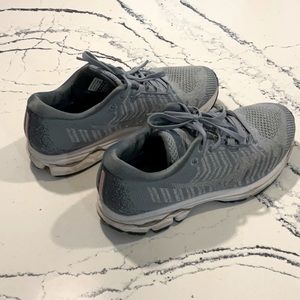 Mizuno Wave Rider Athletic Shoes